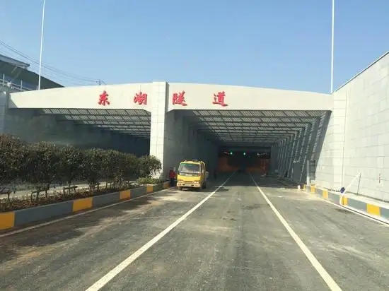 鄭州東湖隧道橋架安裝